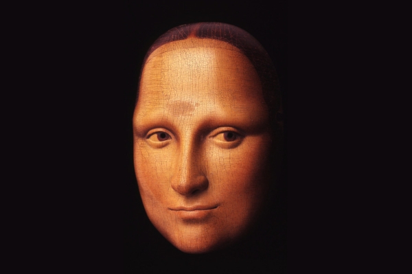Bidou Yamaguchi, Mona Lisa, 2003. Japanese cypress, seashell, natural pigment, lacquer. Collection of Kelly Sutherlin McLeod and Steve McLeod.