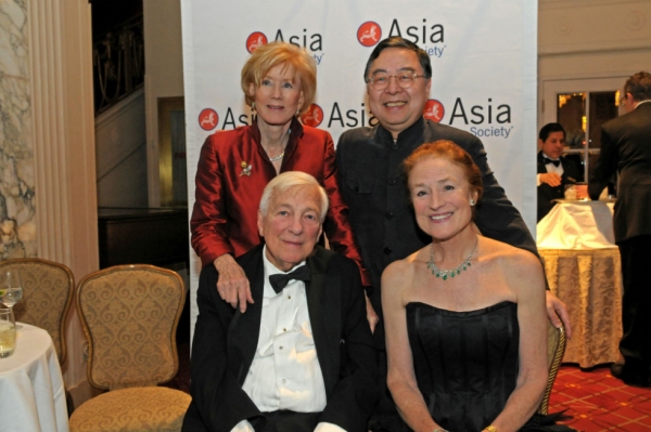 Asia Society Gala in 2012 honoring John C. Whitehead. Seated, from left: John C. Whitehead and Asia Society Co-Chair Henrietta Fore. Standing, from left: Cynthia Whitehead and Asia Society Co-Chair Ronnie Chan. (Elsa Ruiz/Asia Society)