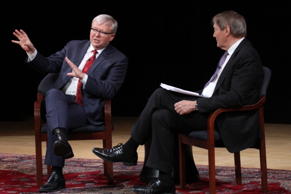 Kevin Rudd (L) and Charlie Rose onstage at Asia Society New York on February 17, 2015. (Ellen Wallop/Asia Society)
