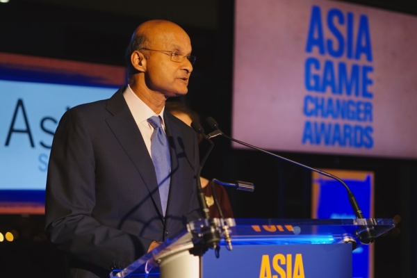 Medtronic CEO Omar Ishrak at the podium for the 2015 Asia Game Changers award ceremony on October 13, 2015. (Jamie Watts/Asia Society)