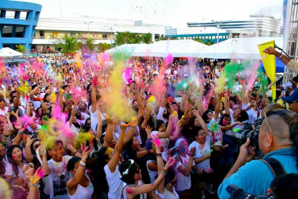 The third annual colorful HOLI Festival along the scenic Manila Bay in the Philippines was attended by over 2,000 people on March 1, 2015. The program was organized by Asia Society Philippines in partnership with the Embassy of India, Federation of Indian Chambers of Commerce, SingIndia, and Indian Ladies Club. (Richmond Chi/Asia Society)