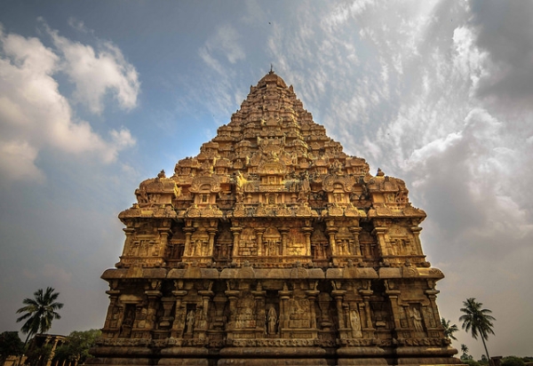 A majestic temple with intricate carvings in Tamil Nadu, India on January 22, 2016. (Aravindan Ganesan/Flickr)