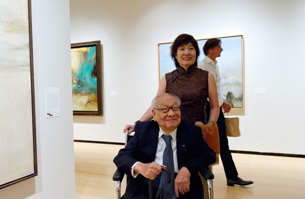 Ambassador Zhang Qiyue and architect I.M. Pei in the gallery of Asia Society's Museum in New York on September 8, 2016. (Elena Olivo/Asia Society)
