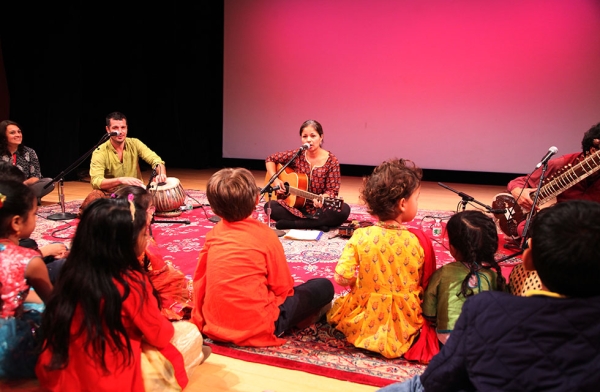 Raga Kids introduces Indian classical music through group sing-alongs and interactive Indian folk songs in New York on October 15, 2016. (Ellen Wallop/Asia Society)