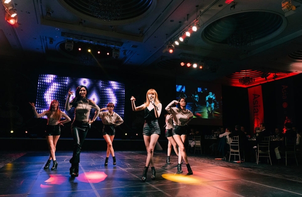 K-Pop group Hello Venus welcomes the #Asia21Leaders Class of 2016 with a special performance during the opening dinner of the Asia 21 Summit at the Lotte Hotel, hosted by Asia Society Korea Center in Seoul on December 7, 2016. (Asia Society/Marco Devon/ Greg Samborski) 