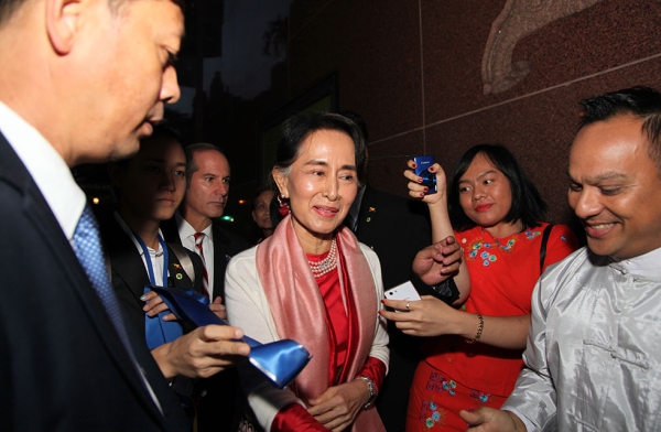 HE Daw Aung San Suu Kyi of Myanmar arrives at Asia Society New York for a discussion on her country's development and continued way forward in New York on September 21, 2016. The event was part of a series of discussions in conjunction with the United Nations General Assembly. (Asia Society/Ellen Wallop)