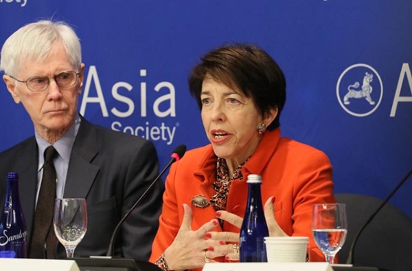 Orville Schell (L) and Susan Shirk speak at the launch of the new report "U.S. Policy Toward China: Recommendations for a New Administration." (Ellen Wallop/Asia Society)