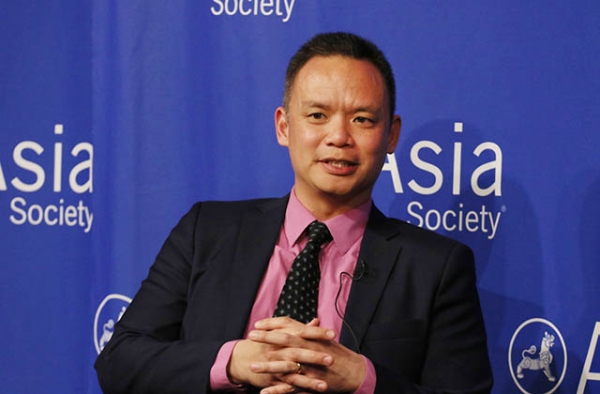Edward Wong speaks at Asia Society in New York on February 28, 2018. (Ellen Wallop/Asia Society)