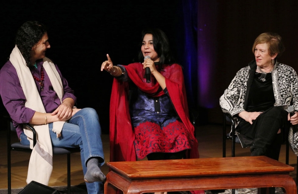 (L-R) Musician Arieb Azhar, singer Sanam Marvi, and Asia Society's director of performing arts Rachel Cooper, in discussion at Asia Society New York on April 5, 2017. (Ellen Wallop/Asia Society)