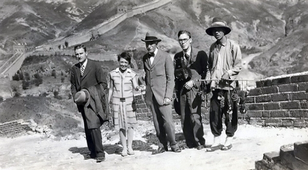 John D. Rockefeller 3rd (far left), Professor Joseph Perkins Chamberlain of Columbia University (center), Hobart Young (second from right), and an unidentified man and woman on the Great Wall of China in 1929. (The Rockefeller Archive Center)
