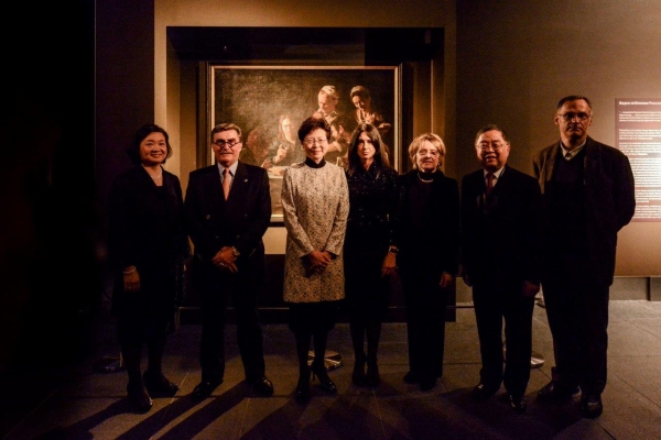Officiating guests of the opening ceremony visited Asia Society Gallery on March 11.
(From left) Ms. S. Alice Mong, Executive Director, Asia Society Hong Kong Center;
Mr. T. Brian Stevenson, SBS, JP, Chairman, The Hong Kong Jockey Club;
Mrs. Carrie Lam, GBS, JP, Chief Secretary for Administration, HKSAR;
Ms. Alessandra Schiavo, Consul-General of Italy in Hong Kong;
Dr. Sandrina Bandera, Director of the Brera Museum;
Mr. Ronnie Chan, Co-Chair of Asia Society and Chairman of Asia Society Hong Kong Cente