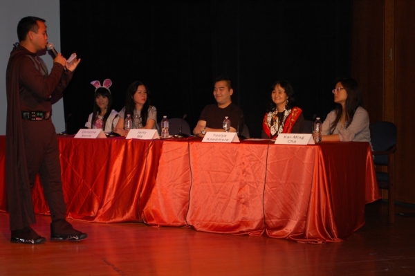 Host and emcee Air Tabigue introduces the competition’s judges. L to R: Reni Mimura, Christine Norrie, Jerry Ma, Yuniya Kawamura, and Kai-Ming Cha. (James Nova)