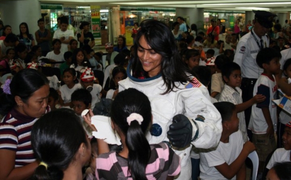 Singh instantly riveted the school childrens' attention when she donned an actual NASA spacesuit (in sweltering heat, no less!).