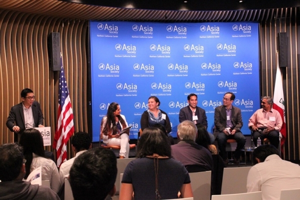 Robert Hsu, ASNC Associate Director, opens “Civic Hacking: Code for Social Activism in Asia” on June 9, 2016. From left to right: Harini Ganesh, Code for India; Nicole Neditch, Code for America; Ashar Rizqi, Code for Pakistan, Ping Yeh, g0v.tw, and Vivek Srinivasan, Liberation Technology Program at Stanford University. (Asia Society)