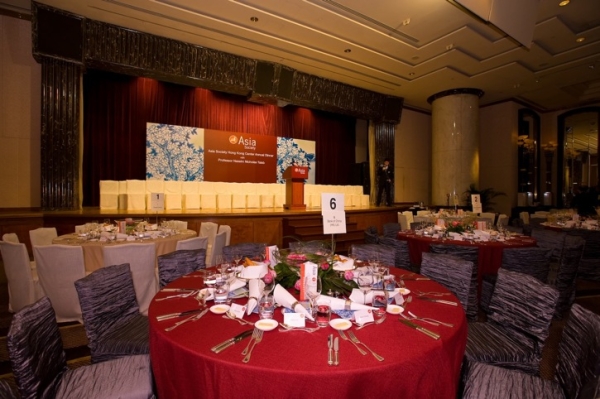 Over 600 guests attended the Hong Kong Center&apos;s 2009 Annual Dinner, held at the Grand Hyatt Hotel on September 28, 2009. (Asia Society Hong Kong Center)