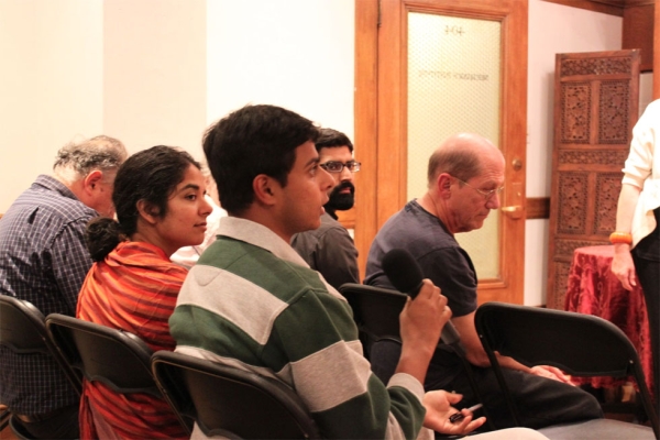 An audience member asks a question at the event (Asia Society)