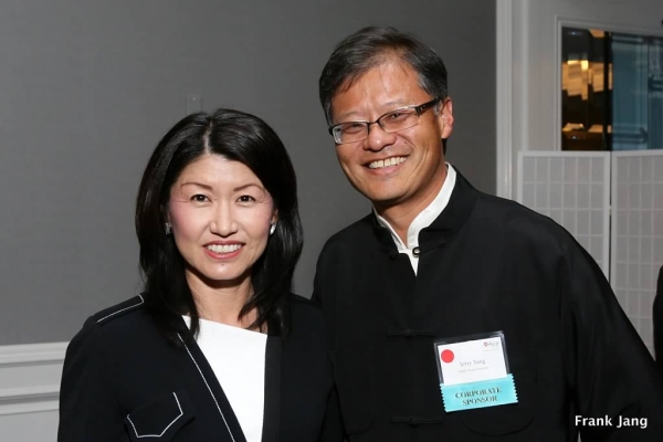 Akiko Yamazaki, Twelfth Annual Dinner honoree, with husband Jerry Yang (Frank Jang/Asia Society)