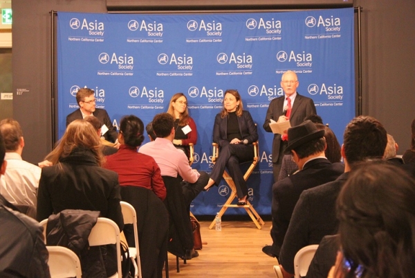 Dr. N. Bruce Pickering moderated the evening's discussion and opened the event. (Asia Society)