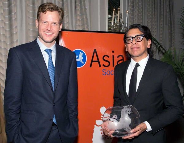 Asia Society Trustee Charles Rockefeller (L) with MTV World General Manager and Senior Vice President Nusrat Durrani (R). (Bennet Cobliner)