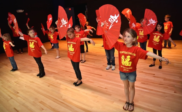 Fan Dance by 1st grade students (Caesar Rodney School District/Dave Chambers)
