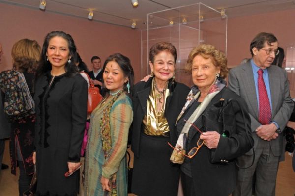 Members of the Asia Society family enjoy a first look at the new exhibition. (Elsa Ruiz)
