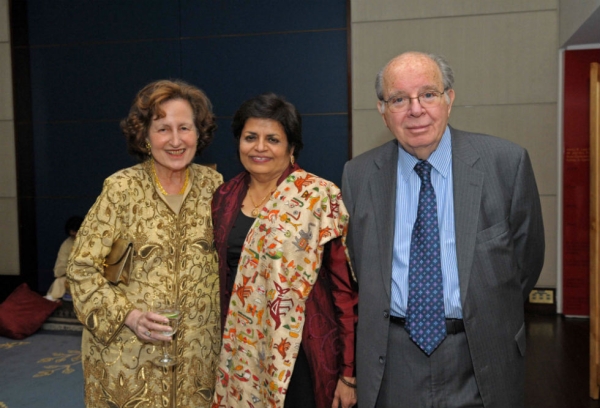 L to R: Trustee Cynthia Hazen Polsky, Asia Society President Vishakha Desai and Leon Polsky. (Elsa Ruiz)