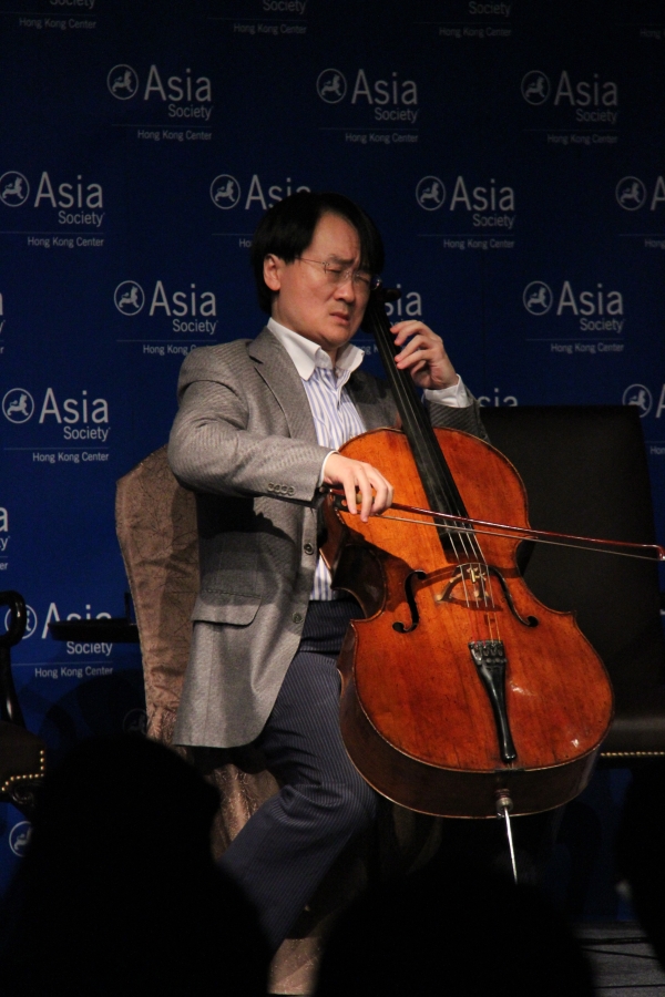 Wang performed four movements from one of Bach's beloved solo cello suites: Prelude, Courante, Sarabande and Gigue. (Asia Society Hong Kong Center) 