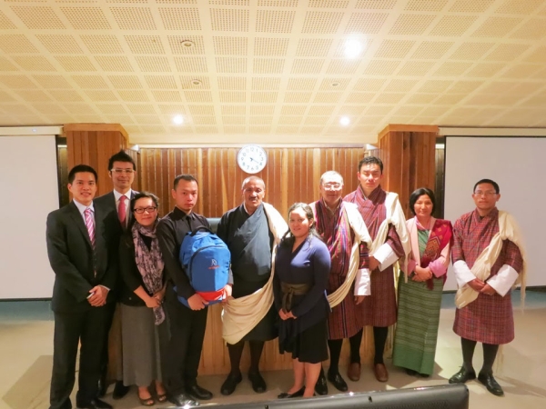 Eric Wong, Daisuke Kan, Mei Pin, Di Li, Shinto Ekopuri and Sonam Tashi with Mr. Nima Wangdi, Secretary and Dr. Ugyen Dophu with Director General, Ministry of Health, Bhutan