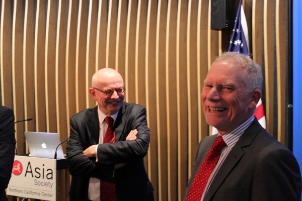 Ken Wilcox, Chairman Emeritus of Silicon Valley Bank, and N. Bruce Pickering of Asia Society, have a laugh prior to the event. (Asia Society)