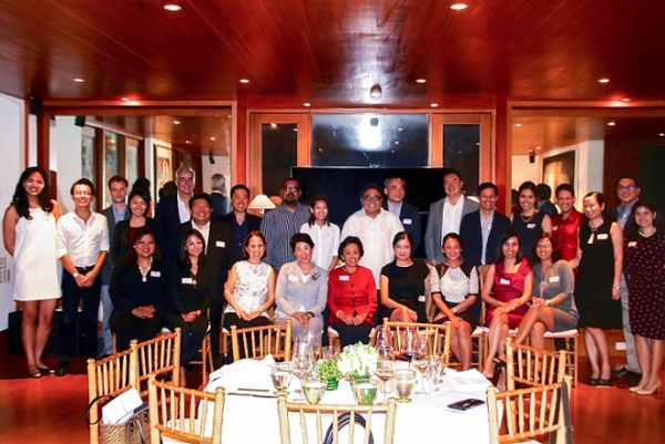 Group shot of Asia Society Philippine trustees and advisers, Asia 21 Philippine Young Leaders, Asia Society staff