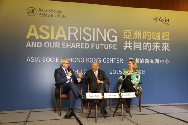 L to R: Honorable Kevin Rudd, President of the Asia Society Policy Institute and Former Prime Minister of Australia, Honorable C.H. Tung, Vice Chairman of the Chinese People’s Political Consultative Conference and former Chief Executive of Hong Kong Special Administrative Region and Asia Society President and CEO Josette Sheeran.