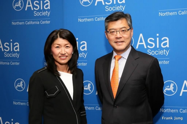 Akiko Yamazaki, Annual Dinner honoree, and Jay Xu, ASNC Advisory Board member (Frank Jang/ Asia Society)