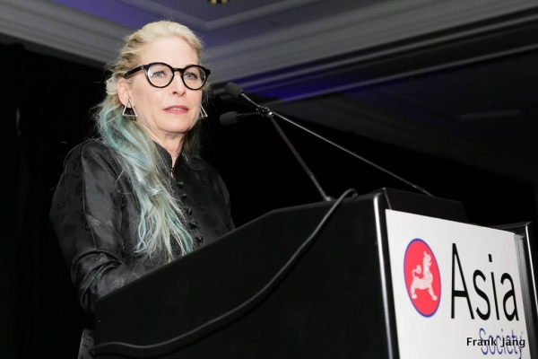 Cheryl Haines, curator of @Large: Ai Weiwei on Alcatraz and Executive Director, FOR-SITE Foundation and ASNC Twelfth Annual Dinner honoree (Frank Jang/ Asia Society)  