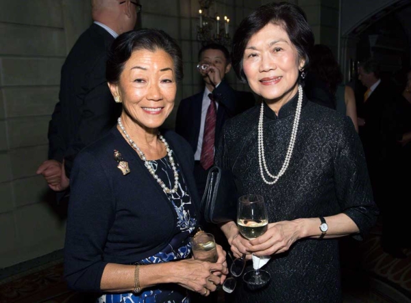Asia Society Trustees Lulu Wang (L) and Chan Heng Chee, former Ambassador of Singapore to the United States. (Bennet Cobliner)