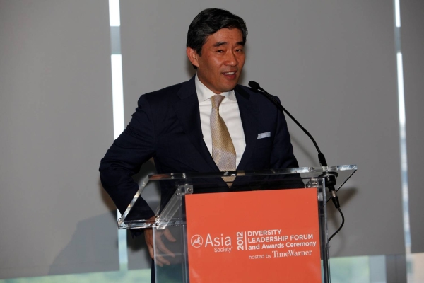 John Kim delivering New York Life Insurance Company’s acceptance speech for the Best Company for Support of the Asian Pacific American Community