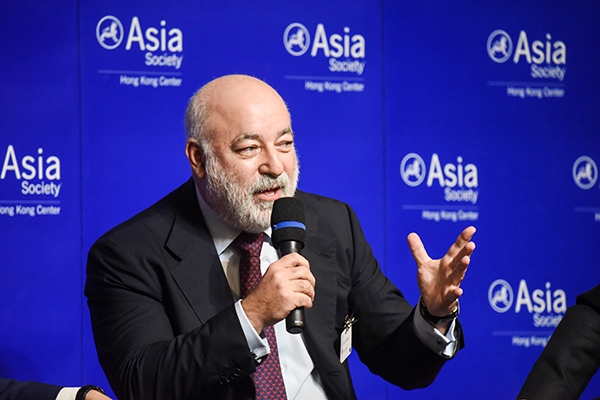  Viktor Vekselberg spoke at Asia Society Hong Kong Center about Russia-Asia economic relations.
