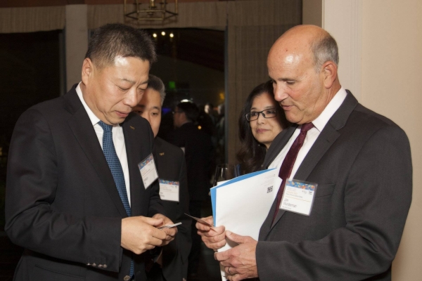 Ni Xiangyu, Chairman, THT; and Jim Wunderman, President and CEO, Bay Area Council  