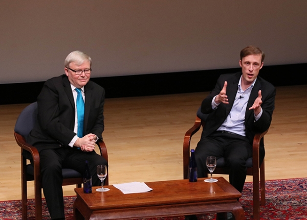Kevin Rudd in conversation with Jake Sullivan. (Ellen Wallop/Asia Society)