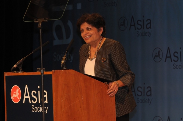 Asia Society President Vishakha Desai introduces Secretary of State Hillary Rodham Clinton at the inaugural Richard C. Holbrooke Memorial Address at Asia Society New York. (Elsa Ruiz/Asia Society)