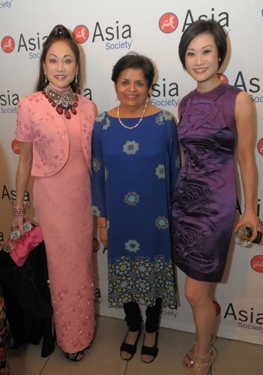 L to R: Lucia Hwong-Gordon, Asia Society President Vishakha Desai, and Ida Liu. (Elsa Ruiz/Asia Society)