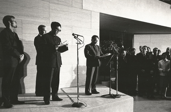 Deng Xiaoping speaks at a reception co-sponsored by Asia Society at Washington D.C.'s National Gallery in 1979. (Asia Society)