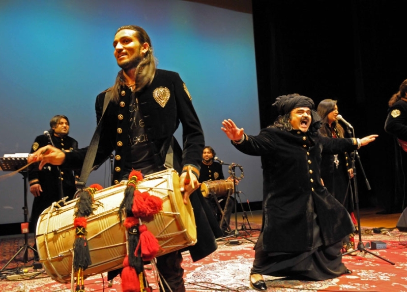 Arif Lohar performing with his band at Asia Society New York