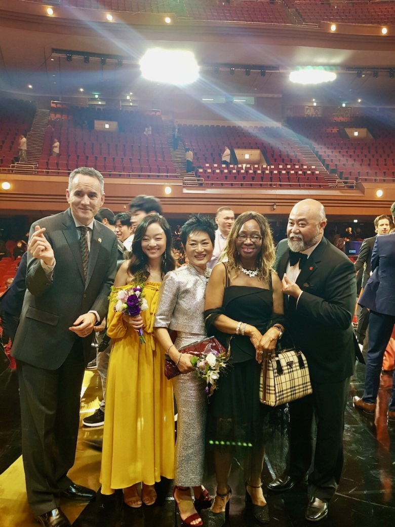 Canadian Ambassador to the Republic of Korea, H.E. Michael Danagher, left, and his wife Stephanie Danagher with the main cast of Kim's Convenience during their visit to Seoul.